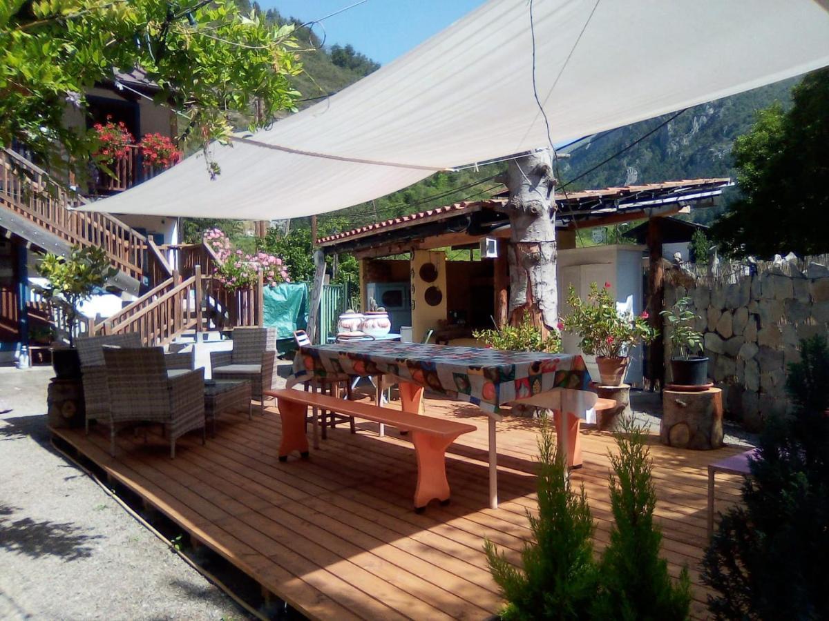 La Vieille Maison Biselli Tende Luaran gambar