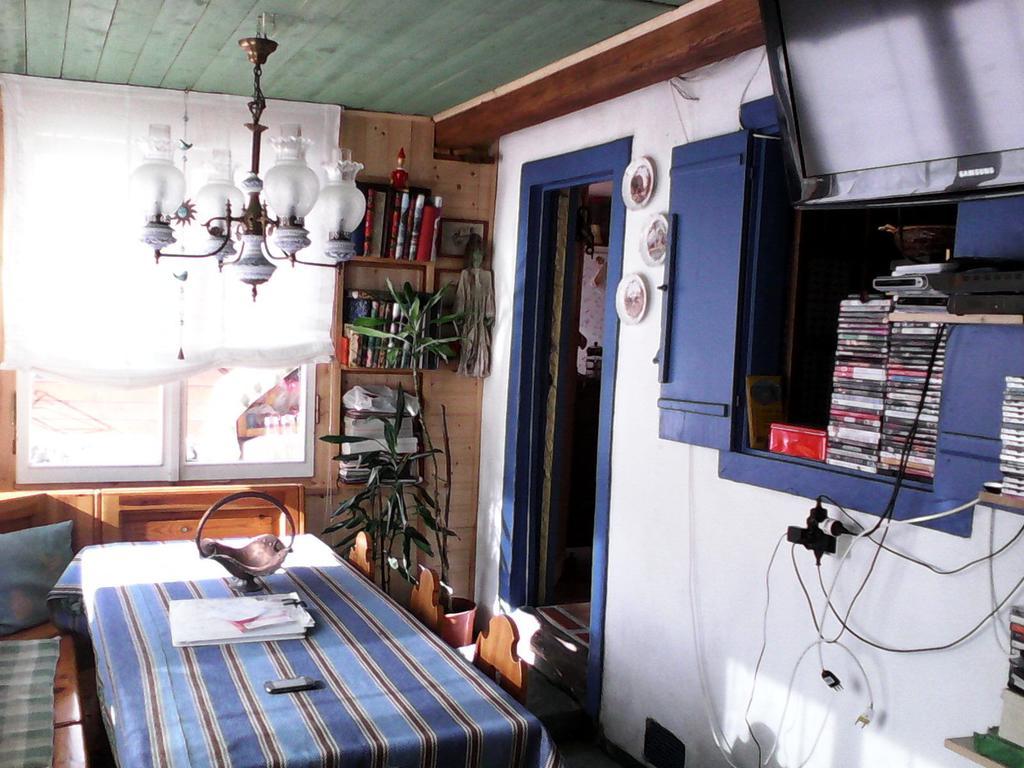 La Vieille Maison Biselli Tende Luaran gambar