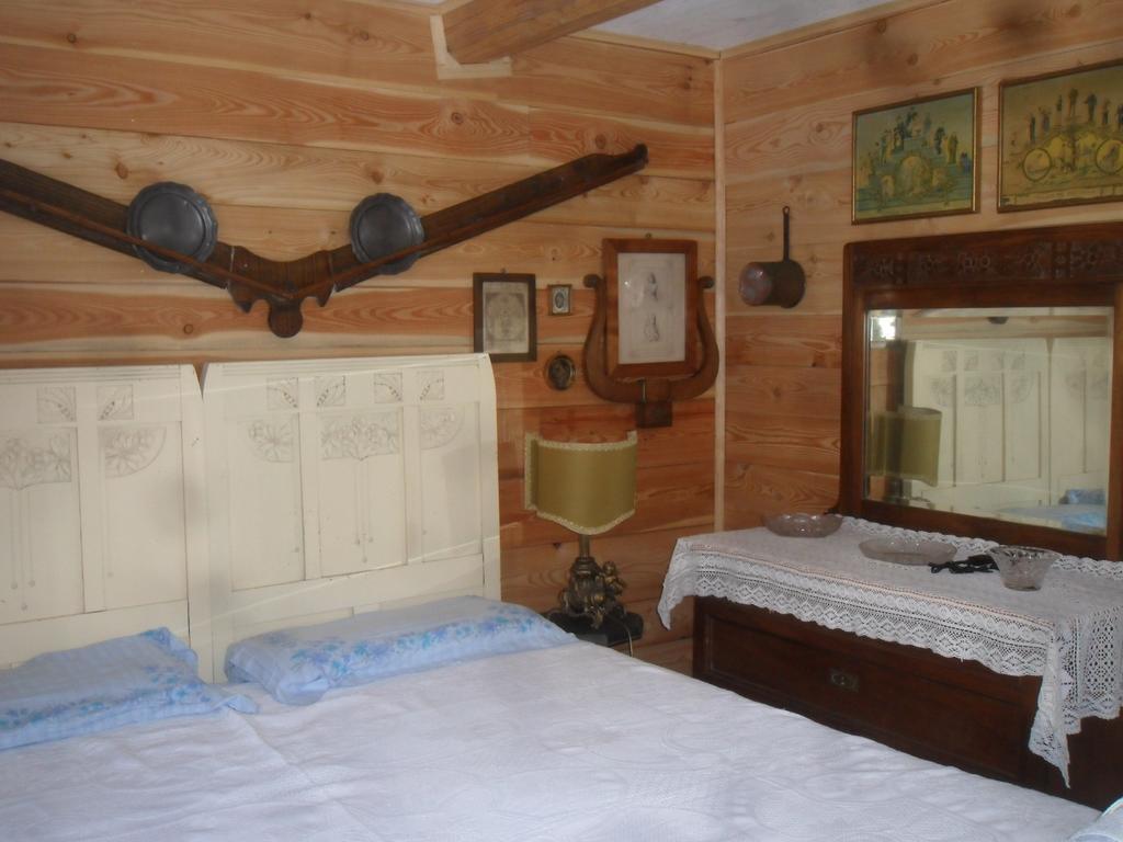 La Vieille Maison Biselli Tende Luaran gambar